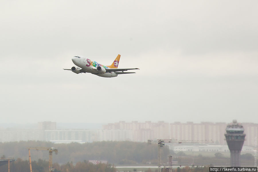 Самолёты СкайЭкспресс — хотя это теперь авиакомпания Кубань — всё ещё летают в старой ливрее Санкт-Петербург, Россия