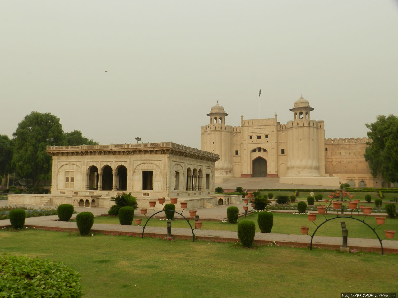 Пакистан. Ч-2. От гуннов до Великих Моголов. Мечеть Бадшахи Лахор, Пакистан