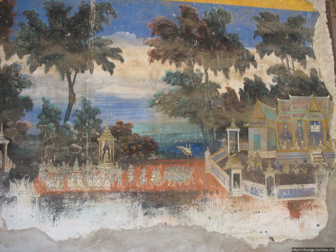 Настенные фрески в комплексе Серебряная Пагода Пномпень, Камбоджа