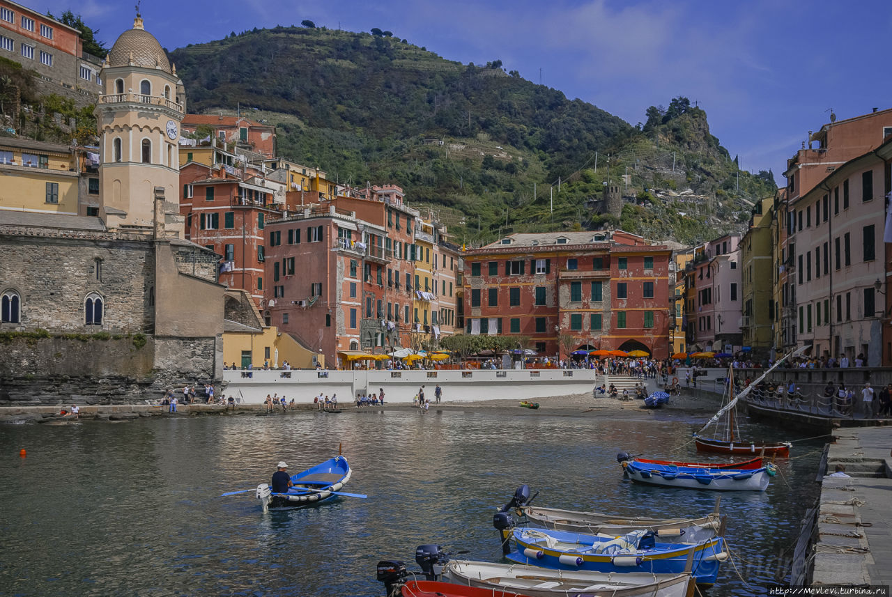 Прогулка в Vernazza, La Spezia, Италия Вернаска, Италия