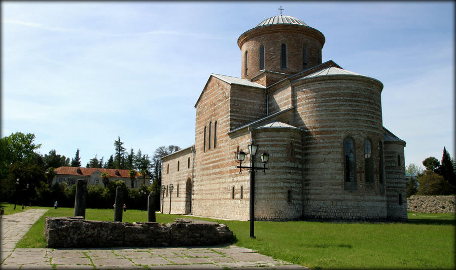 Великий Питиунт и ныряльщики Пицунда, Абхазия