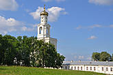 … Колокольня Юрьева монастыря, сооружена по проекту Карла Росси.