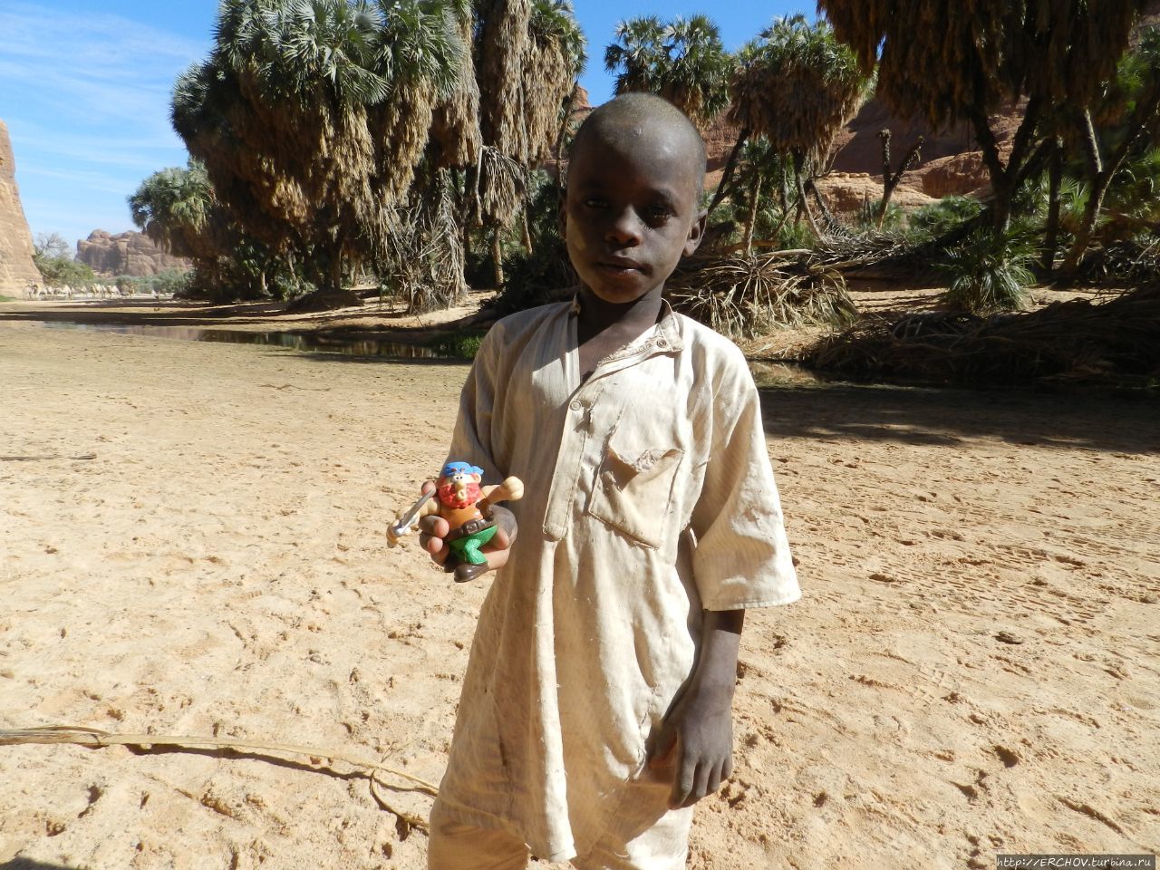 Чад. Ч-8. Гельта Башекале. Арки: Алоба и Слон. Пещера Теркей Горное плато Эннеди, Чад