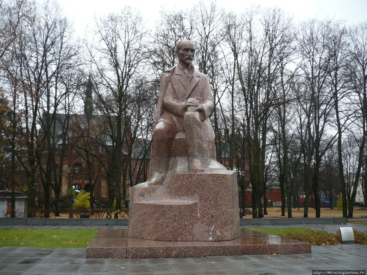 Памятник Янису Райнису Рига, Латвия