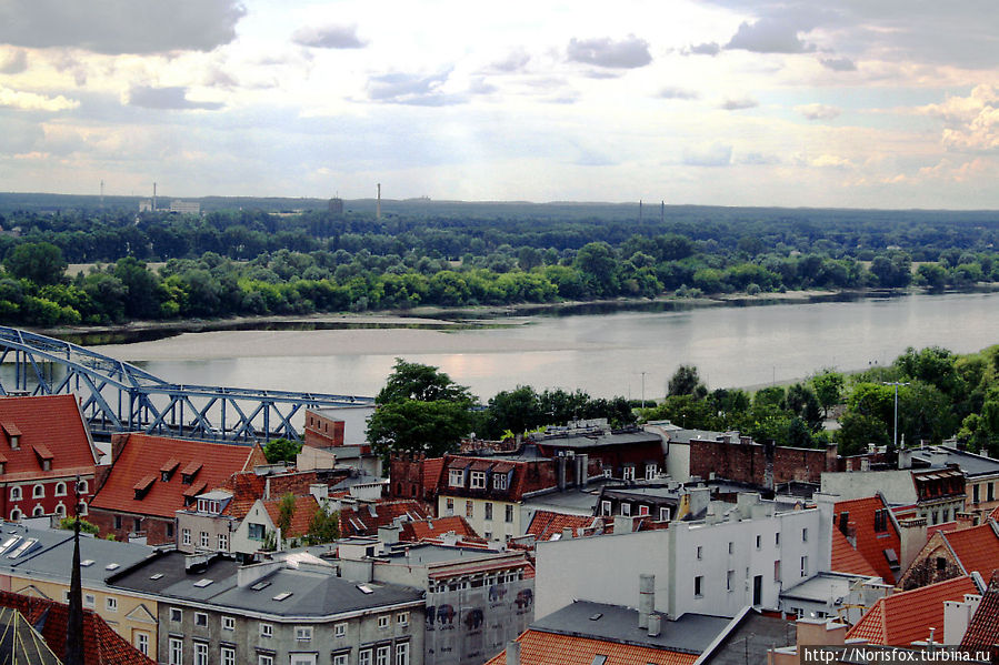 со смотровой площадки невысокой башни открываются потрясающие виды на Вислу, Торунь, Польша