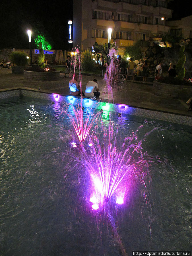 Красивое вечернее шоу в Мармарисе - Поющие фонтаны!