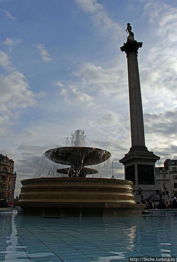 Фонтаны на Трафальгарской площади Лондон, Великобритания