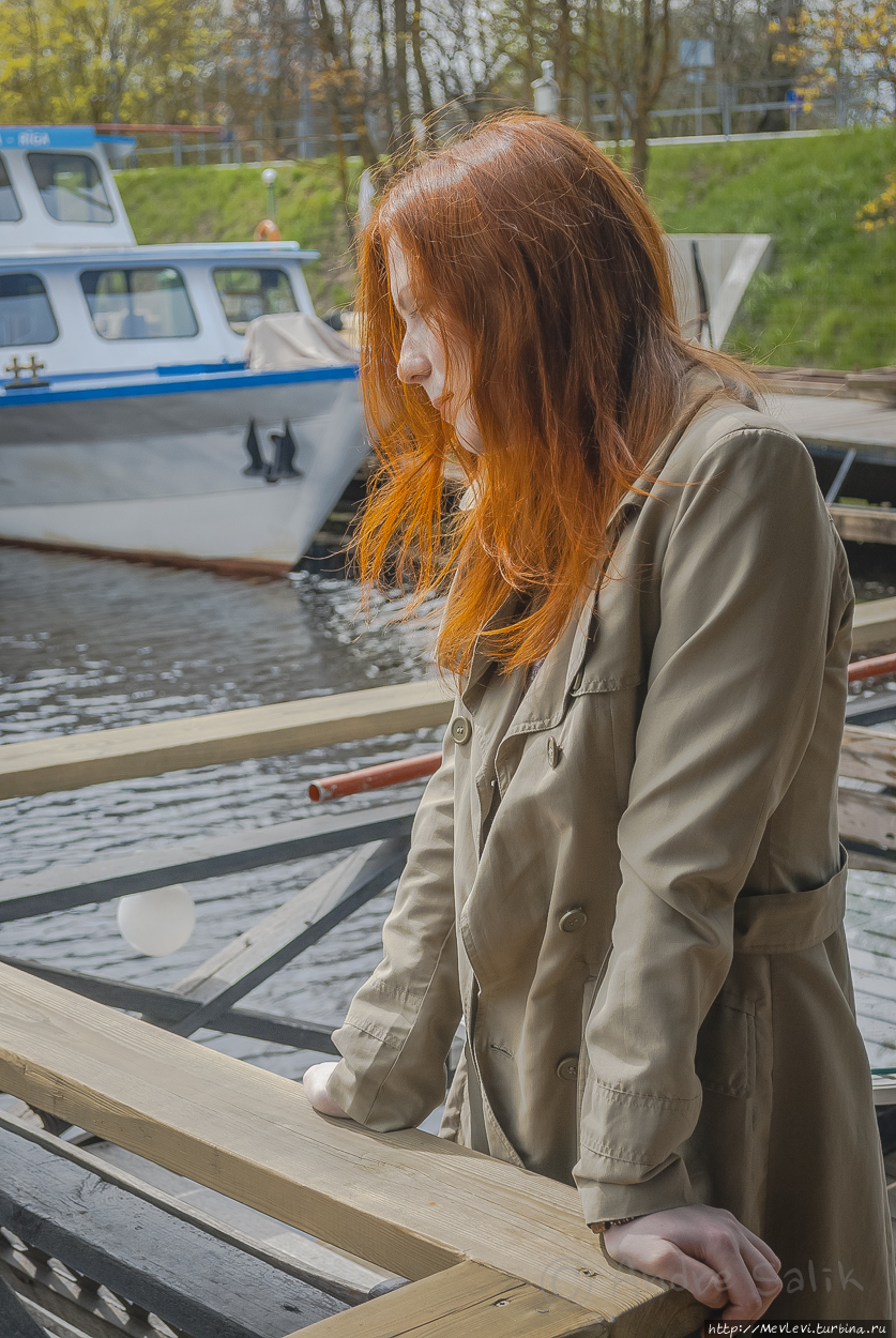 Красивые девушки, лодки, май месяц Рига, Латвия