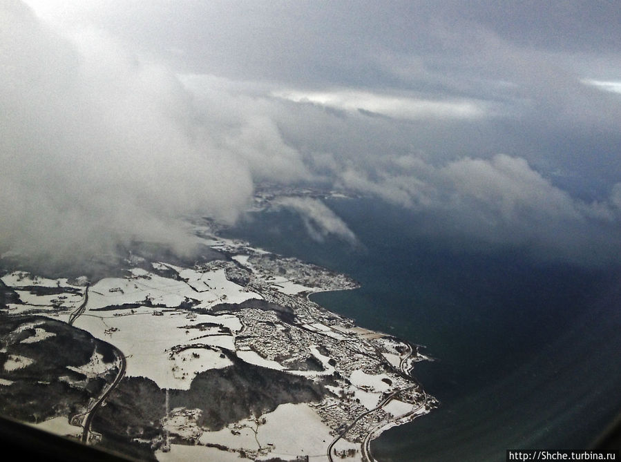 Аерофотосъемка  фьерда Strindfjorden при взлете с   Værnes Вернес, Норвегия