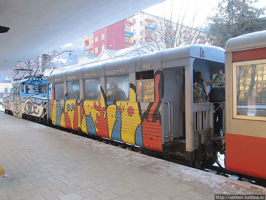 Разрисованный поезд Бакуриани, Грузия
