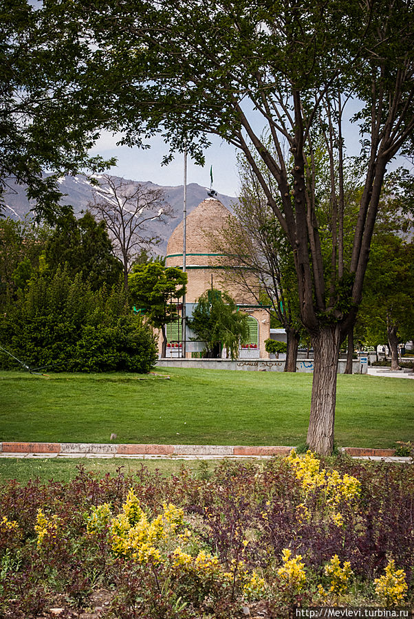 Хамада́н, в древности Экбатаны (перс. همدان‎ — Hamadân) Хамадан, Иран