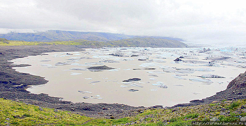 Здесь заканчивает свою долгую многовековую жизнь ледник Ватнайокюль Хёфн, Исландия