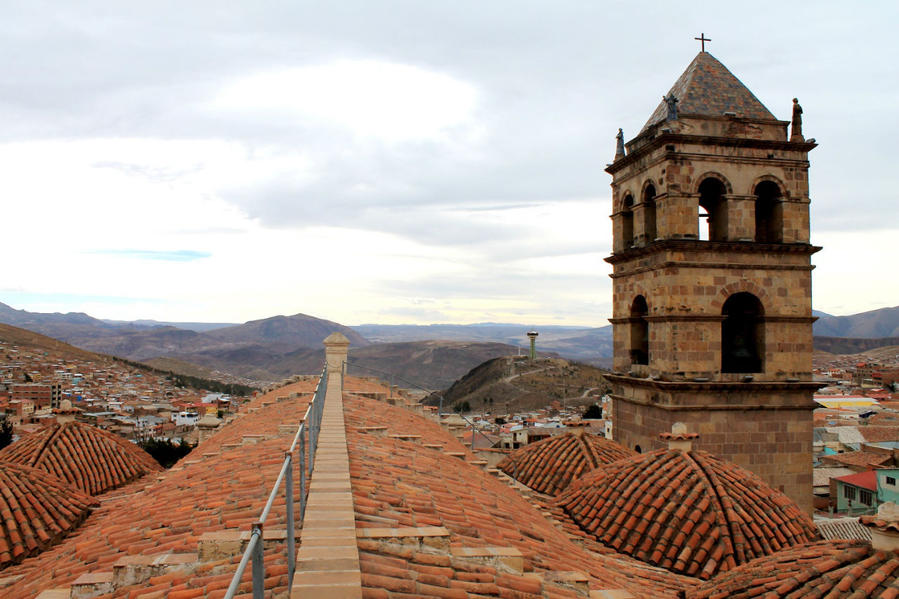 путь к смотровой площадке по крыше храма Потоси, Боливия