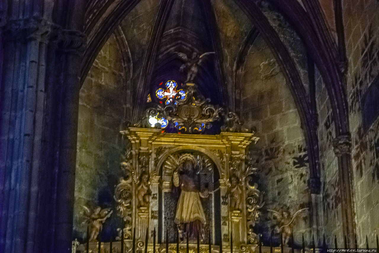 Кафедральный собор изнутри Барселона, Испания