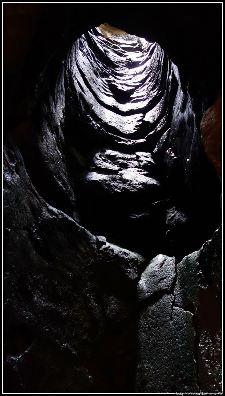 Основание колодца в пещер