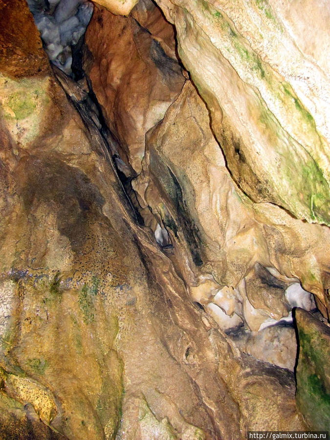 Долина Косцелиска, Морозна пещера, схрониско Орнак
