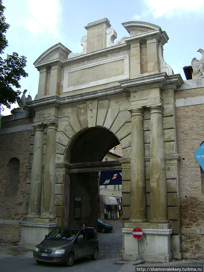 Ворота Валбона Урбино, Италия