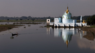Пагода Shwe Modeptaw Pagoda на озере Таунтаман (Thaungthaman). Фото из интернета