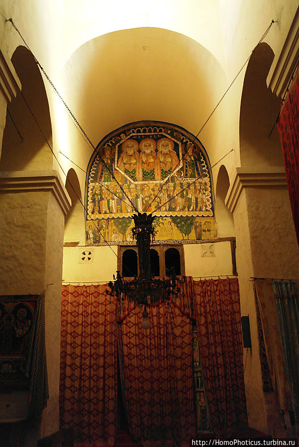 Внутри церкви Марии Сионской Аксум, Эфиопия