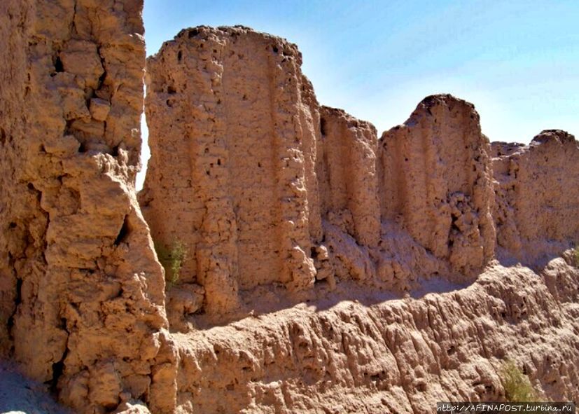 дольмен мэзытха. гробницы накше-рустама. бахчисарай эски кермен. пума пунку мегалиты. накше раджаб иран.