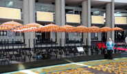 Торжественные зонтики для молодых людей оранг-муда-муда