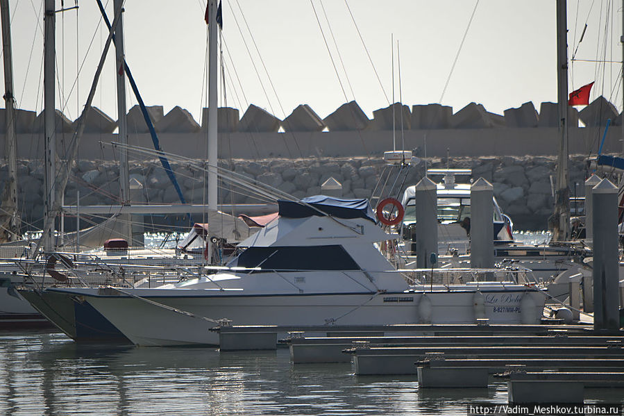Яхта на пристани Марина Агадир