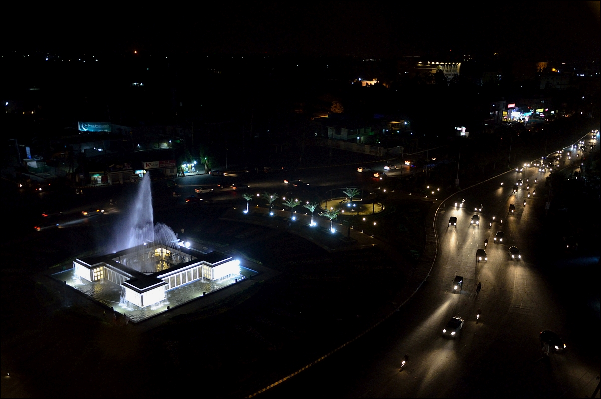 Ресторан Монал / Monal Lahore