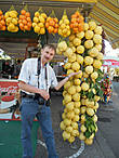 На местном рынке можно приобрести вот такие лимоны.