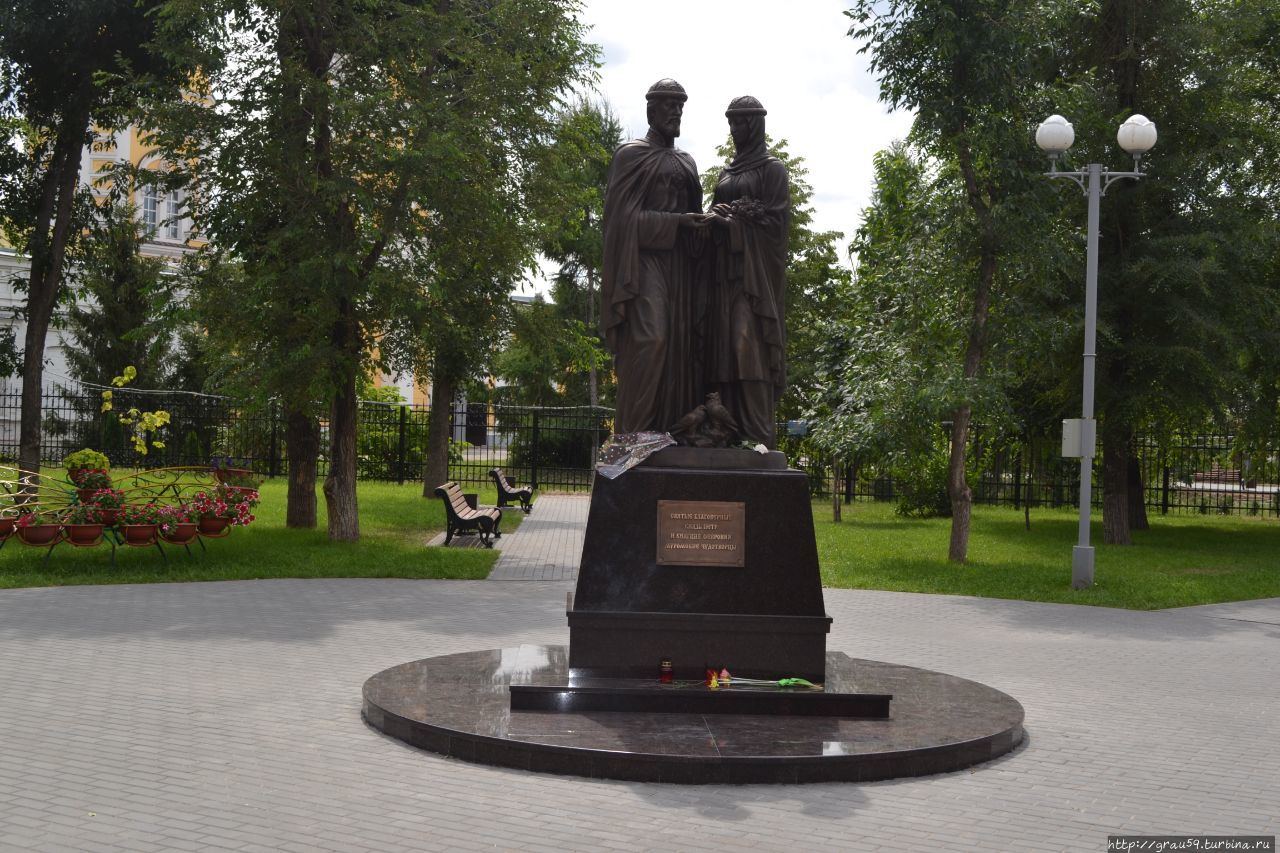 Памятник святым Петру и Февронии Муромским Энгельс, Россия
