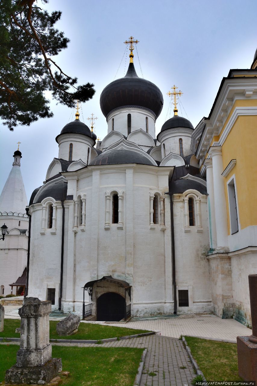 Свято-Успенский монастырь Старица, Россия