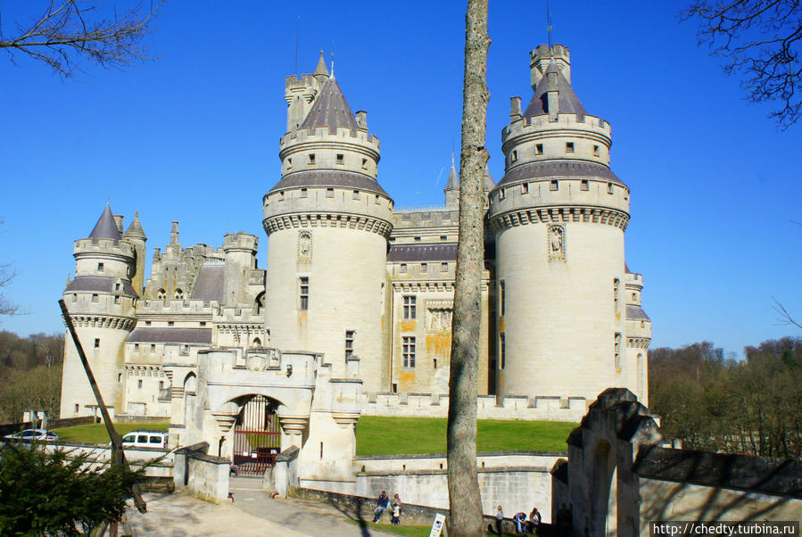 Замок для великанов Пьерфон, Франция