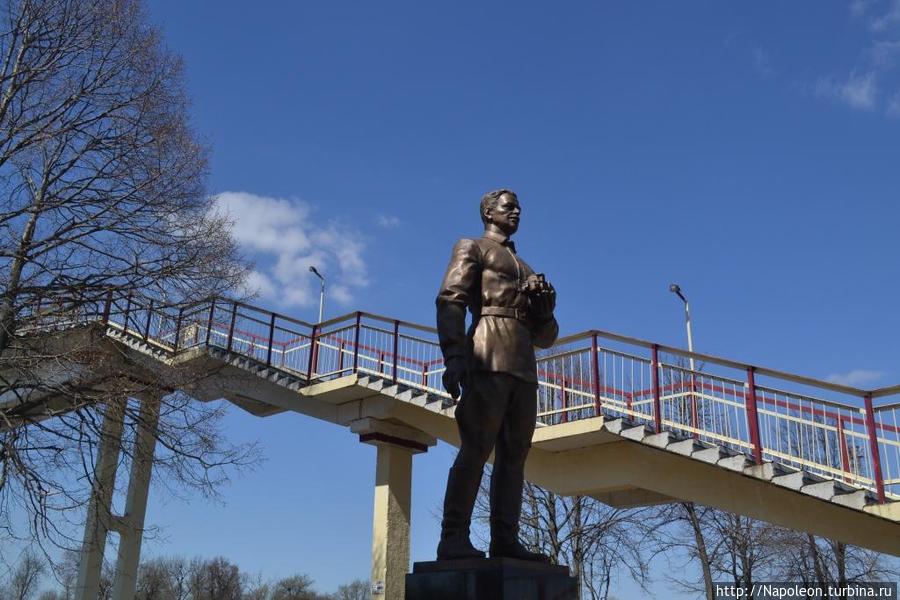 Памятник И.А. Лихачёву Венёв, Россия