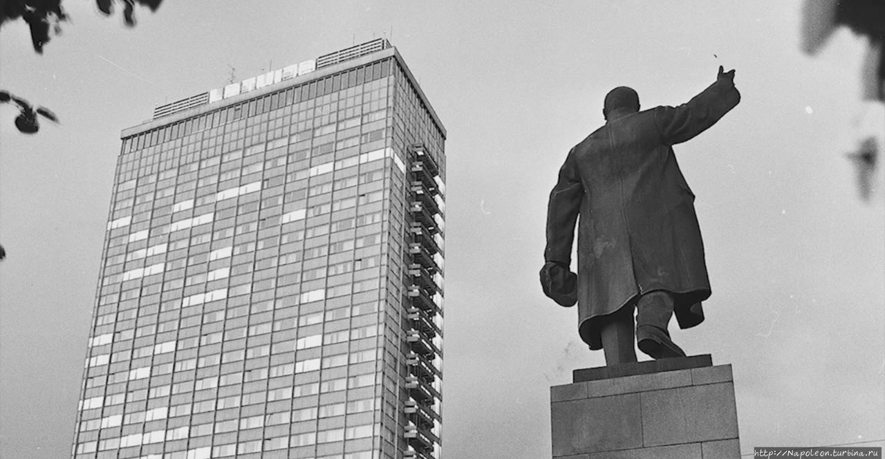 Памятник В. И. Ленину Рига, Латвия