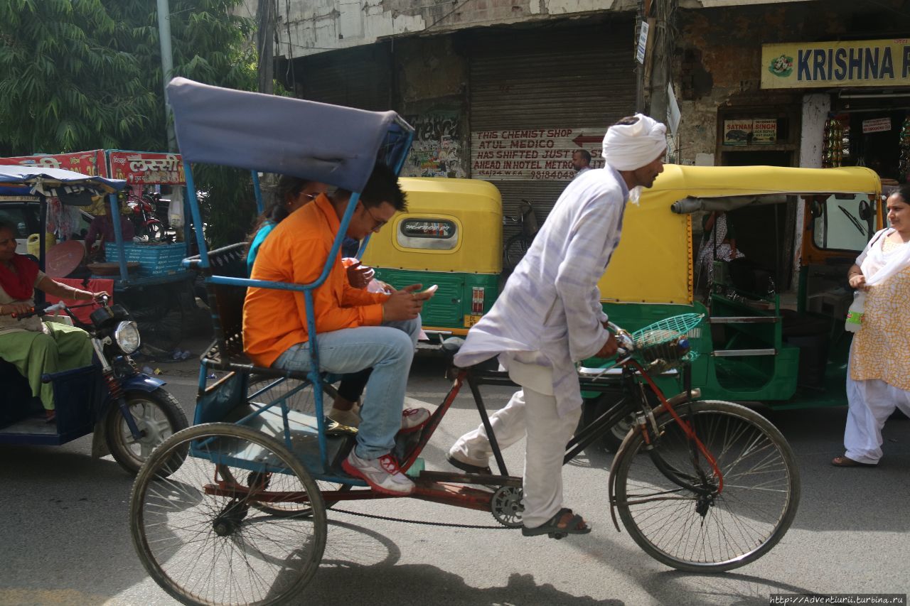 Велорикша. Манали, Индия