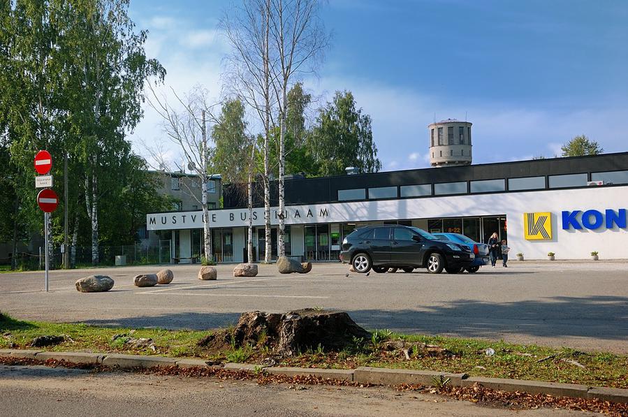 Автостанция Мусвеэ и Консум Муствеэ, Эстония