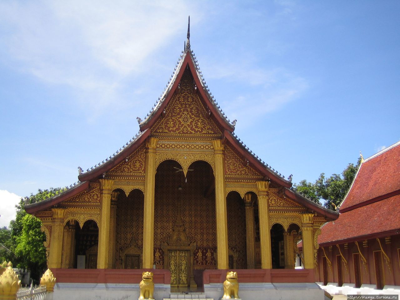 Храмовый комплекс Ват Сене Сук Харам. Здание Wat phra chao pet soc