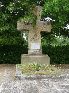 Крест на могиле Шкорпила