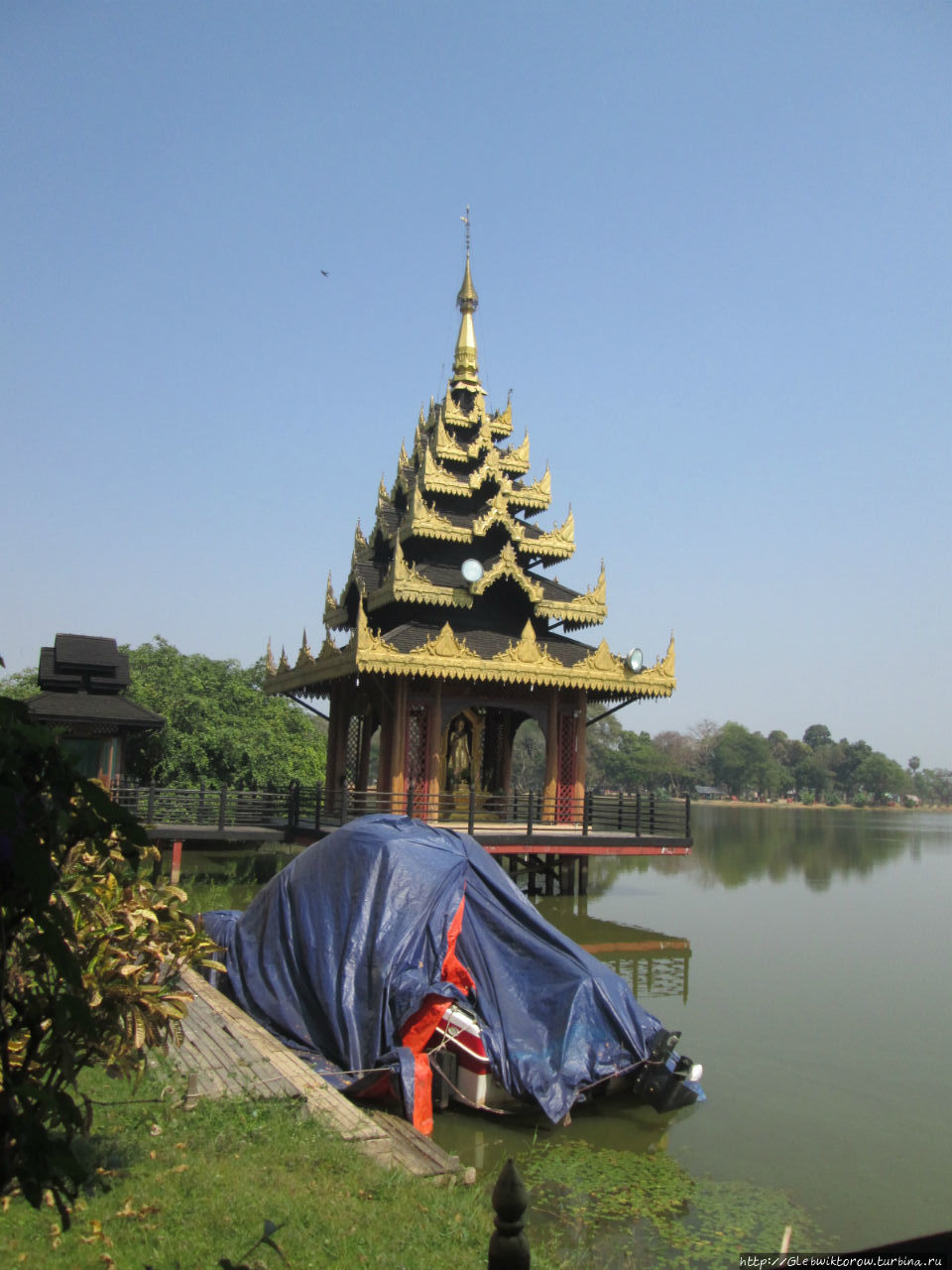 Прогулка по городскому парку Таунгу, Мьянма
