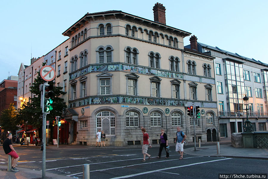 Сумерки на берегах реки Liffey Дублин, Ирландия