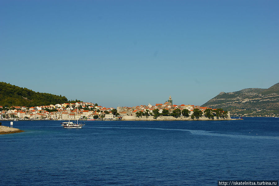 Вид на Старый город с другой стороны Корчула, остров Корчула, Хорватия