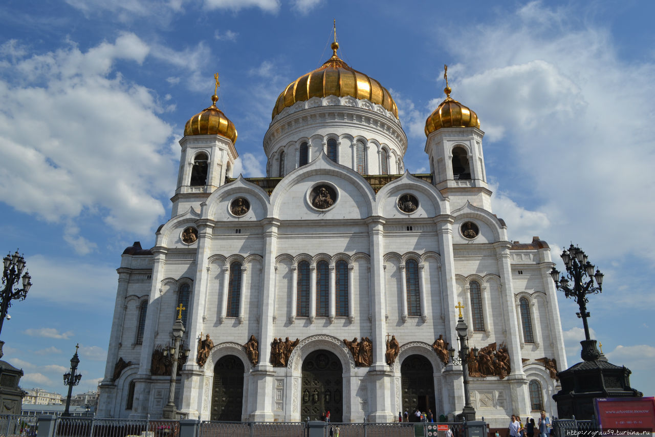 Храм Христа Спасителя. Горельефы на северном фасаде Москва, Россия