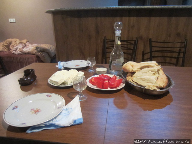 Пост-иллюстрация городка Степанцминда, до Казбека и после Степанцминда, Грузия