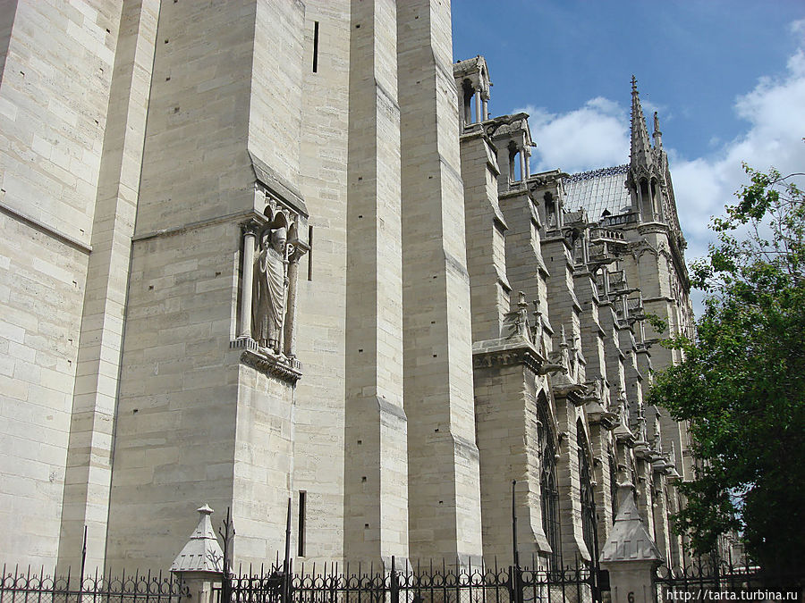 Нотр-Дам со стороны Сены