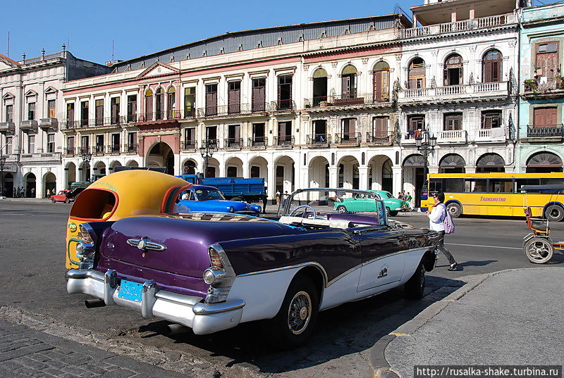 Капитолий с футболистами Гавана, Куба