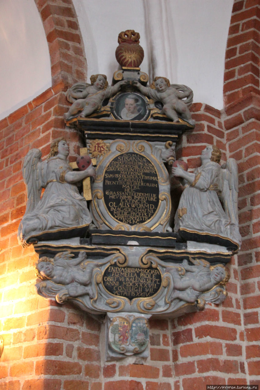 Собор Роскилле — усыпальница датских королей. Роскильде, Дания