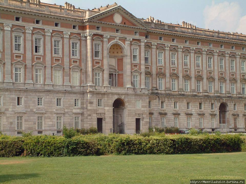 Королевский дворец и парк Reggia di Caserta Казерта, Италия