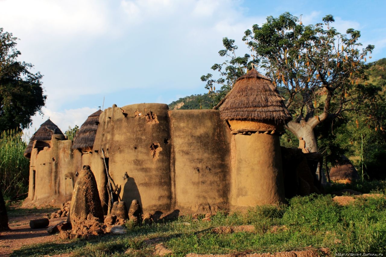 Башнеподобные глинобитные дома батаммариба в Куттамаку, Того