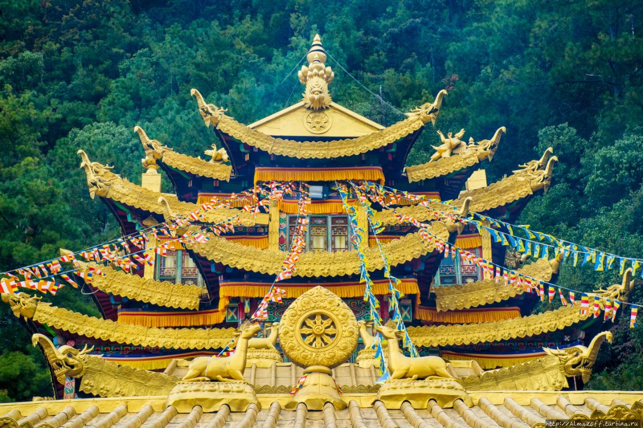 монастырь Венфенг школы Карма Кагью Лицзян, Китай