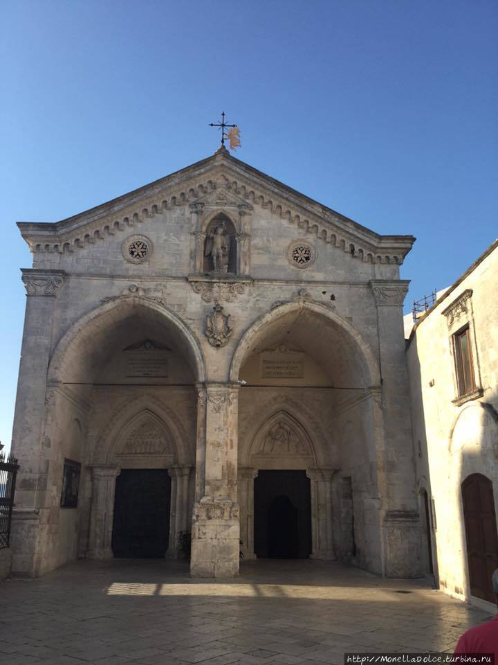 Святилище Михаила Архангела (Монте-Гаргано) Монте-Сант’Анджело, Италия