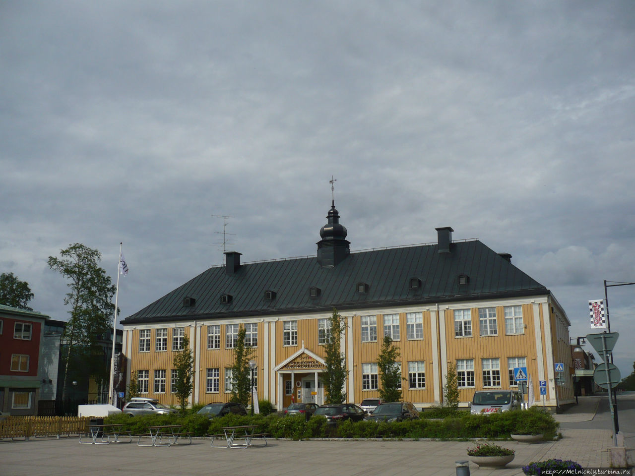 Променад по Центральной площади Хапаранда, Швеция